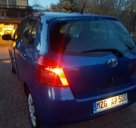 Toyota Yaris cena 16900 przebieg: 192000, rok produkcji 2007 z Staszów małe 497